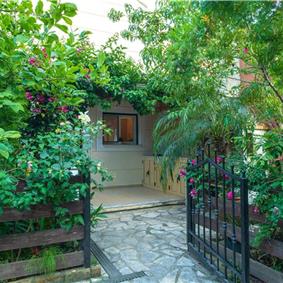 3 bedroom villa with pool and sea views in Barbati, Corfu, sleeps 8